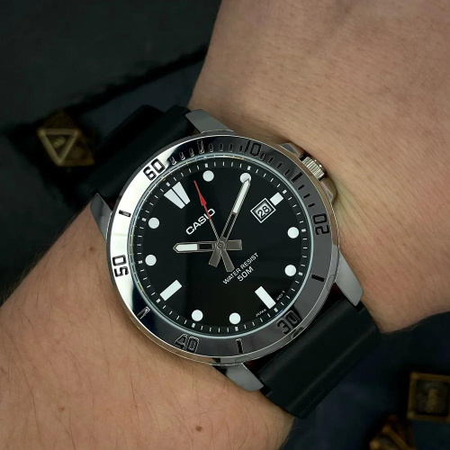 Часы мужские Casio MTP-VD01-1E-0