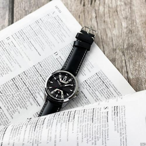 Часы мужские Curren 8379 Silver-Black-1